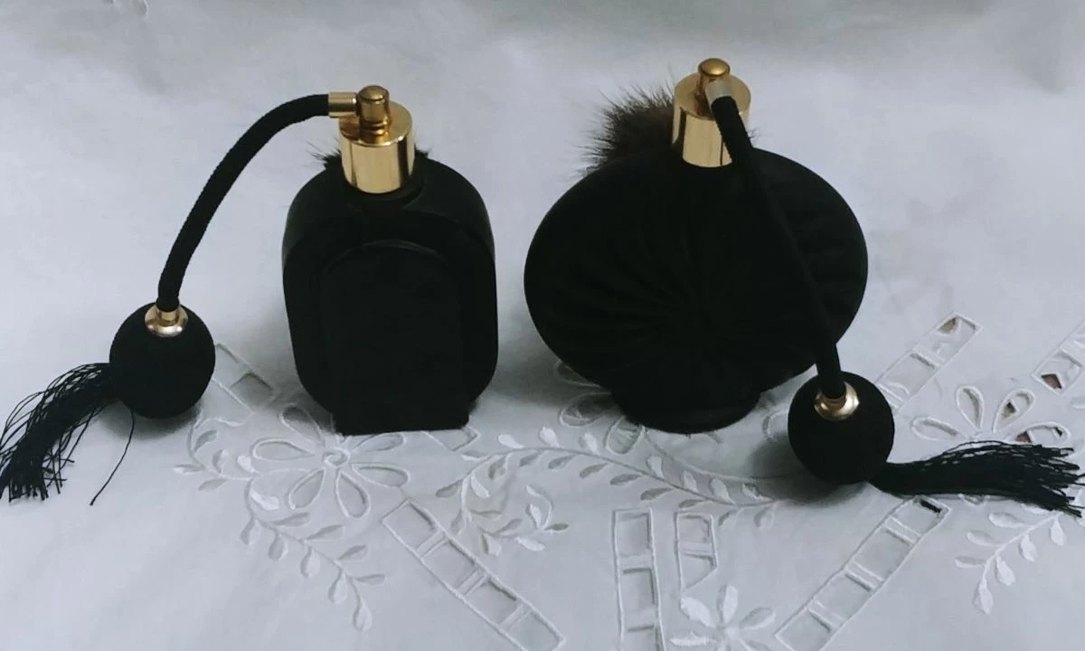 Vendora Ζευγάρι 2 τμ. μαύρα μπουκάλια/ψεκαστήρες αρωμάτων Taiwan 88'. 7 Vendora Ζευγάρι 2 τμ. μαύρα μπουκάλια/ψεκαστήρες αρωμάτων Taiwan 88'. - Image 5