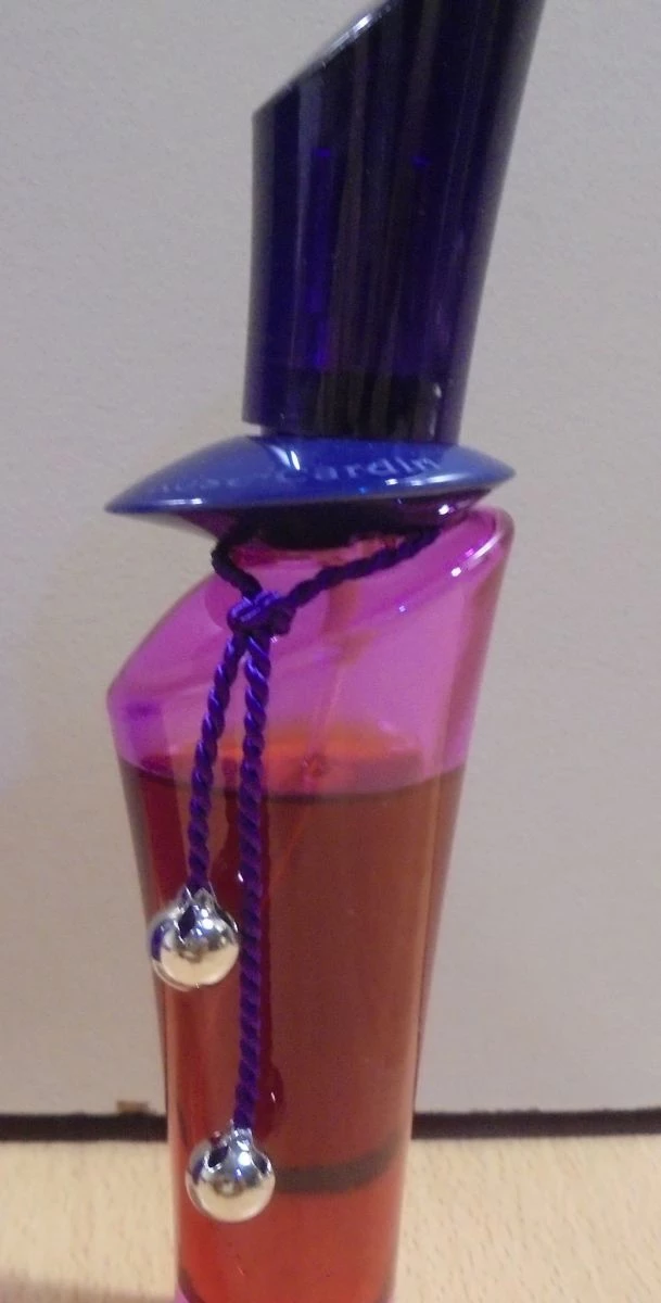 Vendora Rose Cardin Eau De Parfum Spray 30ml By Pierre Cardin 6 Vendora Rose Cardin Eau De Parfum Spray 30ml By Pierre Cardin - Image 4