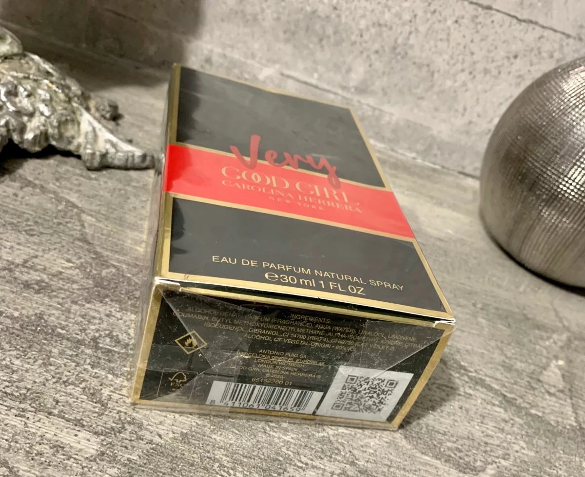 Vendora Carolina Herrera Very Good Girl Eau De Parfum Natural Spray 30ml 5 Vendora Carolina Herrera Very Good Girl Eau De Parfum Natural Spray 30ml - Image 3