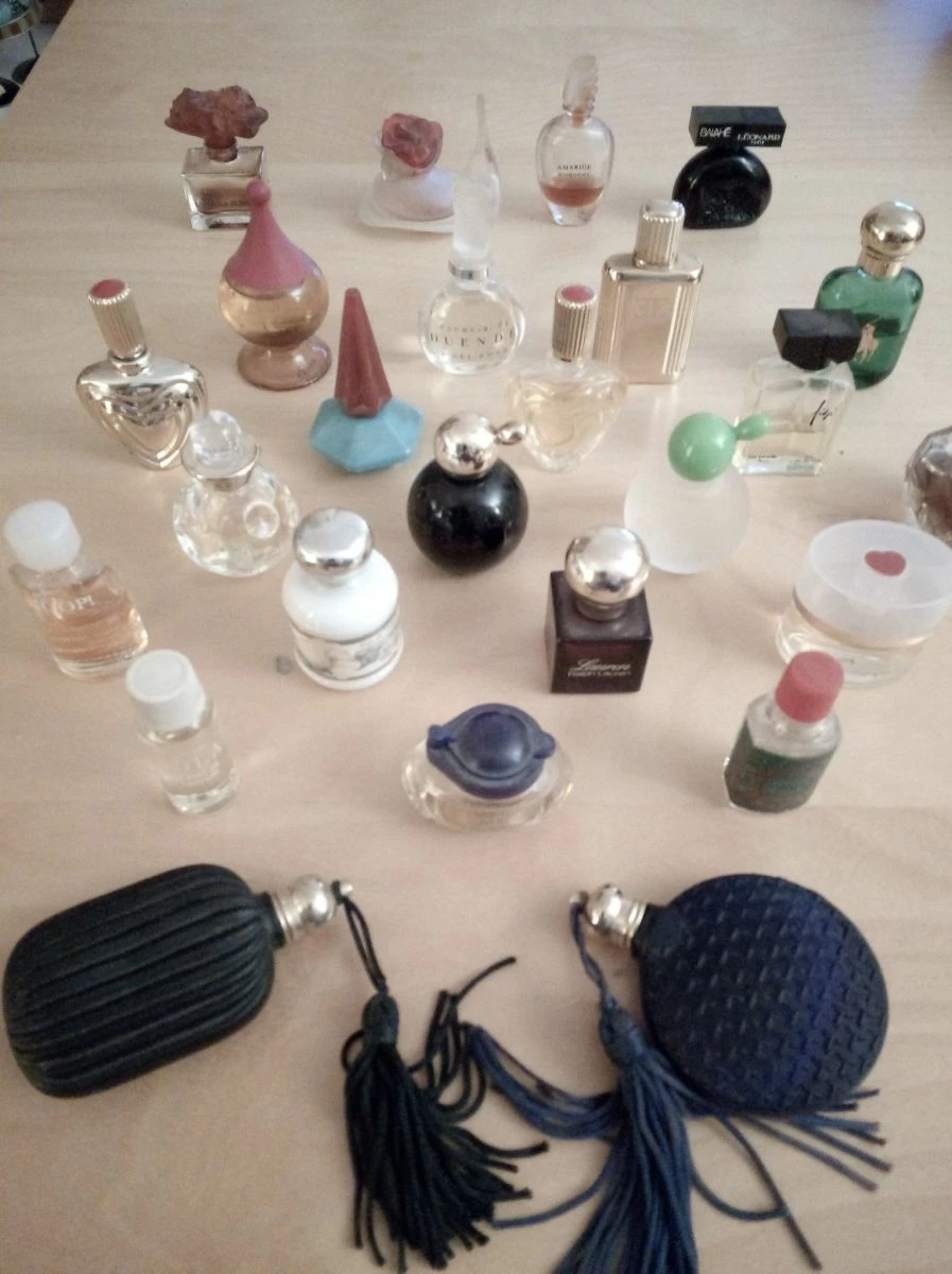 Vendora Κολώνιες αρώματα. 3 Vendora Κολώνιες αρώματα.