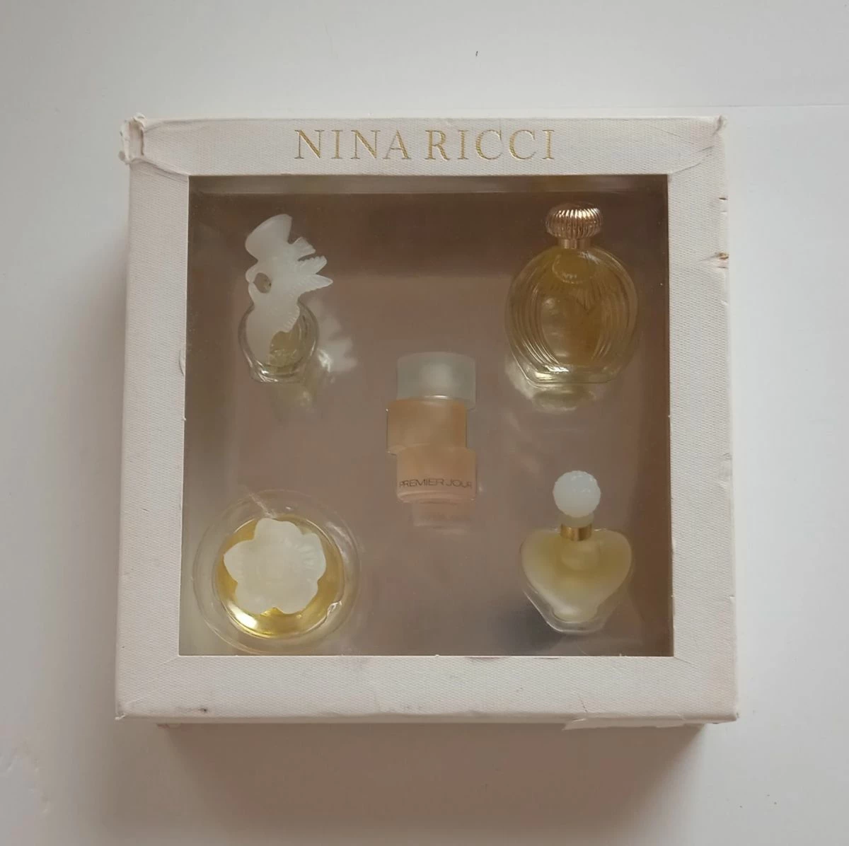 Vendora NINA RICCI 5 Vintage συλλεκτικές μινιατούρες αρωμάτων ( Travel Set ) 3 Vendora NINA RICCI 5 Vintage συλλεκτικές μινιατούρες αρωμάτων ( Travel Set )