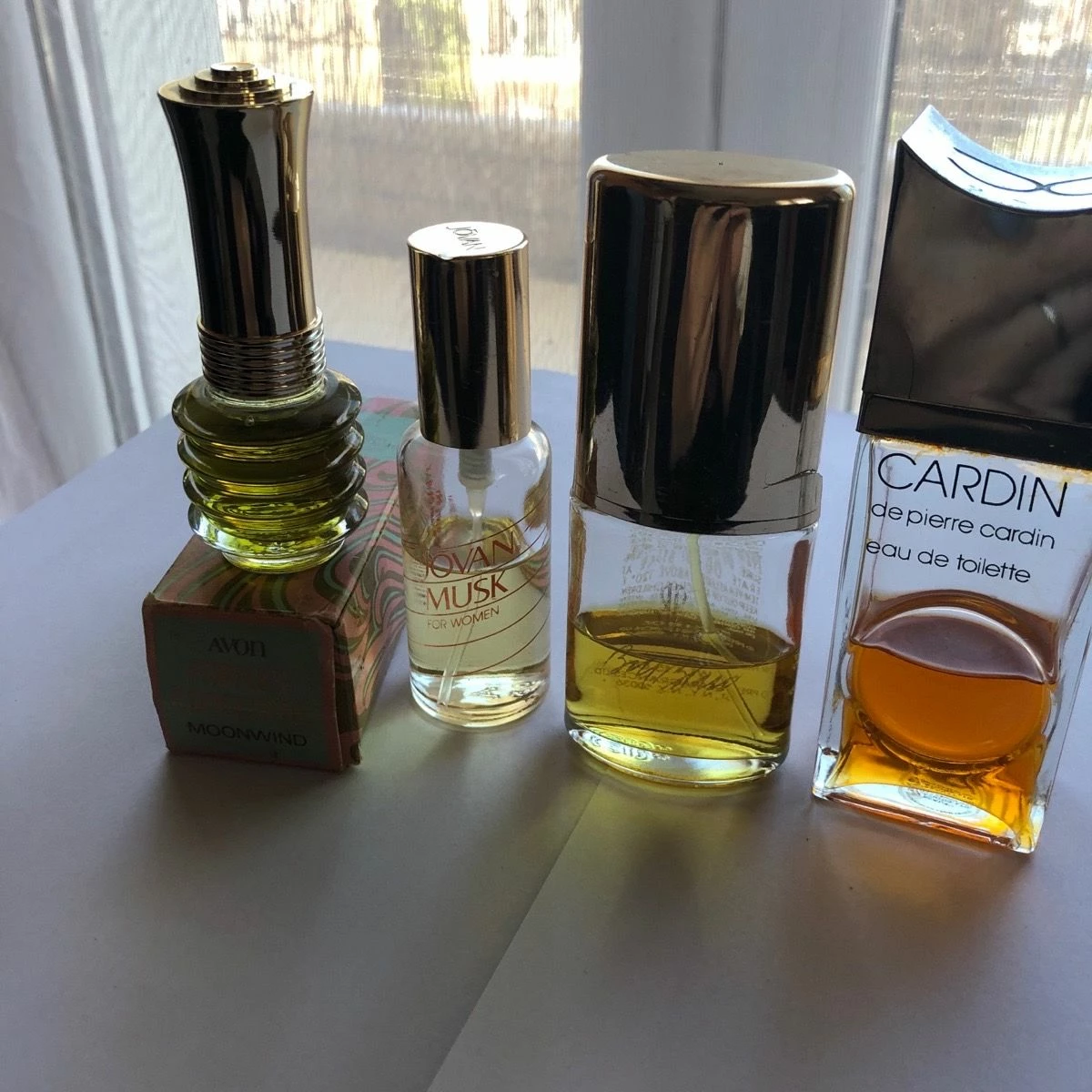 Vendora Αρώματα / Κολώνιες γυναικείες διάφορες. Vintage! Rare! Pierre Cardin, Jovan, Bill Blass, Avon. 4 Vendora Αρώματα / Κολώνιες γυναικείες διάφορες. Vintage! Rare! Pierre Cardin, Jovan, Bill Blass, Avon. - Image 2