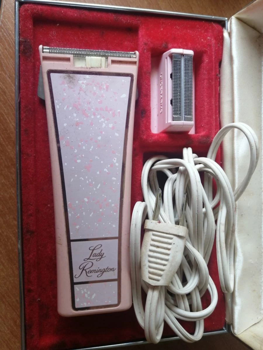 Vendora Lady Remington 1970 5 Vendora Lady Remington 1970 - Image 3