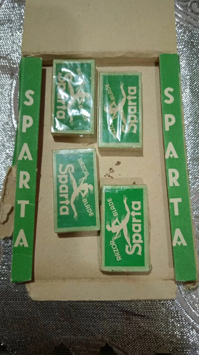 Vendora Συλλεκτικά ξυραφάκια W. GERMANY. 4 πακετακια σφραγισμένα. 4 Vendora Συλλεκτικά ξυραφάκια W. GERMANY. 4 πακετακια σφραγισμένα. - Image 2