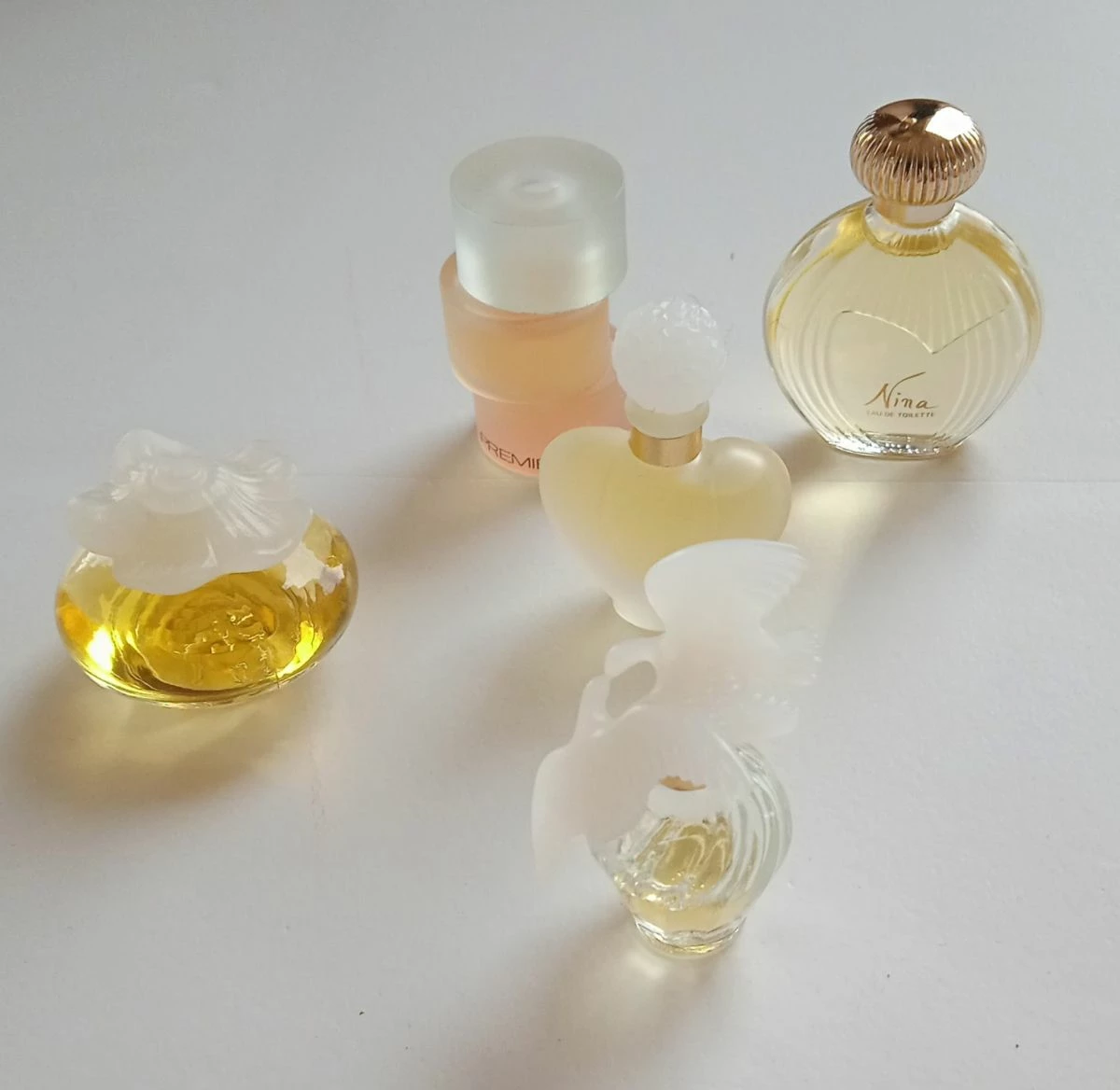 Vendora NINA RICCI 5 Vintage συλλεκτικές μινιατούρες αρωμάτων ( Travel Set ) 5 Vendora NINA RICCI 5 Vintage συλλεκτικές μινιατούρες αρωμάτων ( Travel Set ) - Image 3