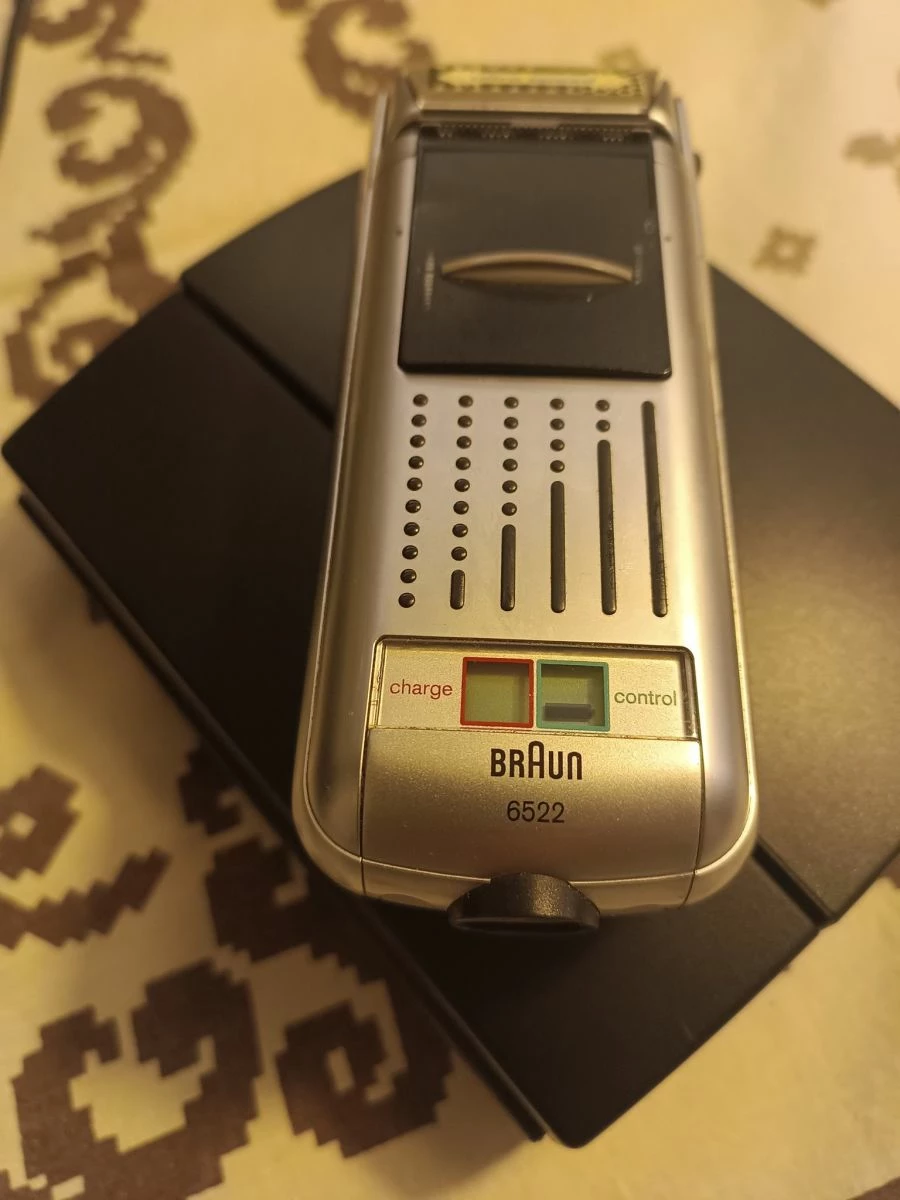 Vendora Ξυριστική μηχανή της BRAUN Model 6522 (ρεύματος και μπαταρίας) μετά θήκης για κρέμασμα στο τοίχο 6 Vendora Ξυριστική μηχανή της BRAUN Model 6522 (ρεύματος και μπαταρίας) μετά θήκης για κρέμασμα στο τοίχο - Image 4