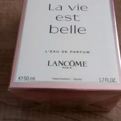 Vendora La Vie Est Belle 50ml + δωρο ενα κραγιον