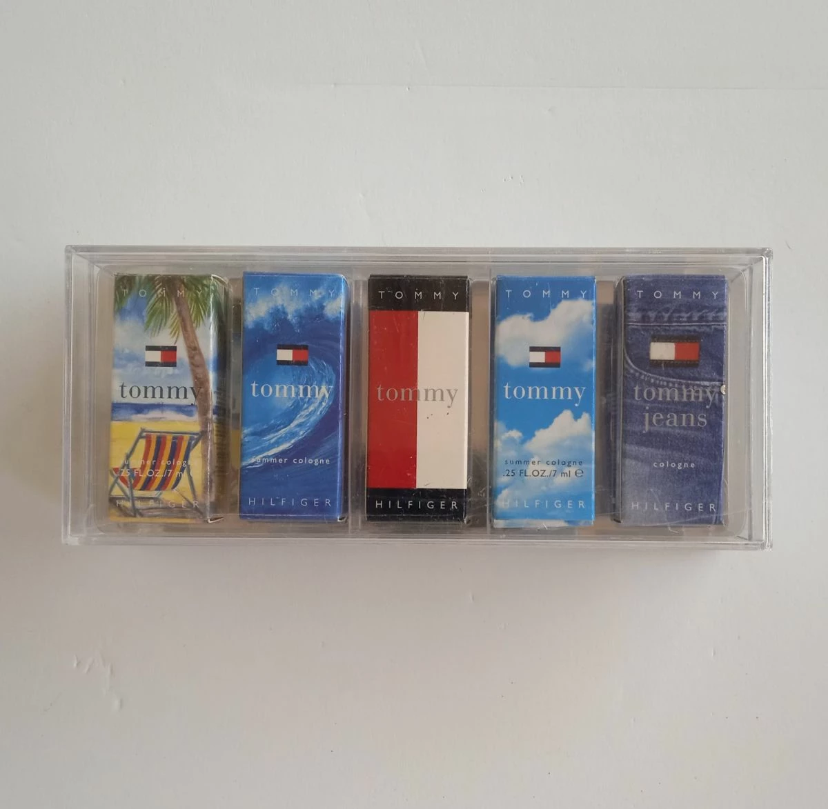 Vendora TOMMY HILFINGER Tommy All Stars For Him. Μινιατούρες με αρώματα. 4 Vendora TOMMY HILFINGER Tommy All Stars For Him. Μινιατούρες με αρώματα. - Image 2