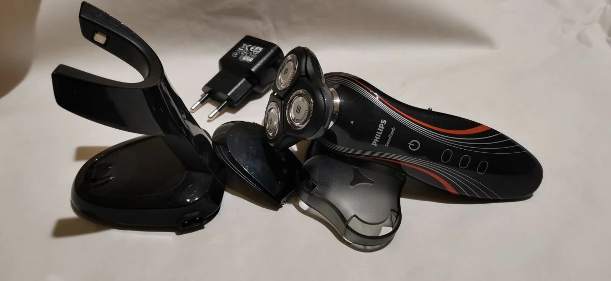 Vendora Ηλεκτρική επαναφορτιζόμενη PHILIPS μηχανή για υγρό και στεγνό ξύρισμα 8 Vendora Ηλεκτρική επαναφορτιζόμενη PHILIPS μηχανή για υγρό και στεγνό ξύρισμα - Image 6