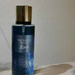 Vendora Άρωμα Victoria Secret 250ml -vendora shop b3a83b4b0f97077da9e38a247a784a785ce53721 xl