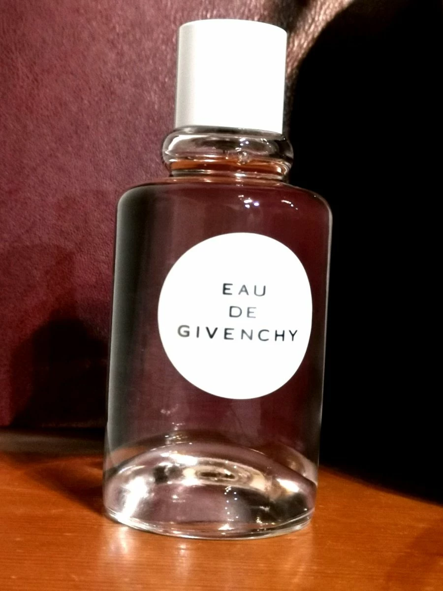 Vendora Καινούριο Άρωμα EAU DE GIVENCHY 6 Vendora Καινούριο Άρωμα EAU DE GIVENCHY - Image 4