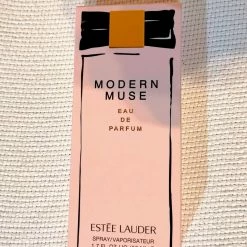 Vendora Καινούριο Άρωμα MODERN MUSE ESTEE LAUDER 18 Vendora Καινούριο Άρωμα MODERN MUSE ESTEE LAUDER -vendora shop b8e6bcf3aebad48f55d1ba5c1e9d376d4e7a8653 xl