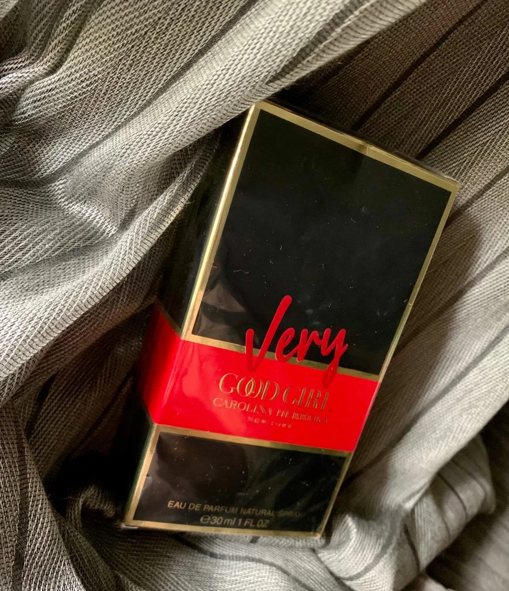 Vendora Carolina Herrera Very Good Girl Eau De Parfum Natural Spray 30ml 13 Vendora Carolina Herrera Very Good Girl Eau De Parfum Natural Spray 30ml - Image 11
