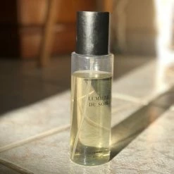Vendora Mango Body Mist 200ml - Lumière Du Soir -vendora shop eda483ad8e67258283c1d2cc652216fcf02f2d7f xl