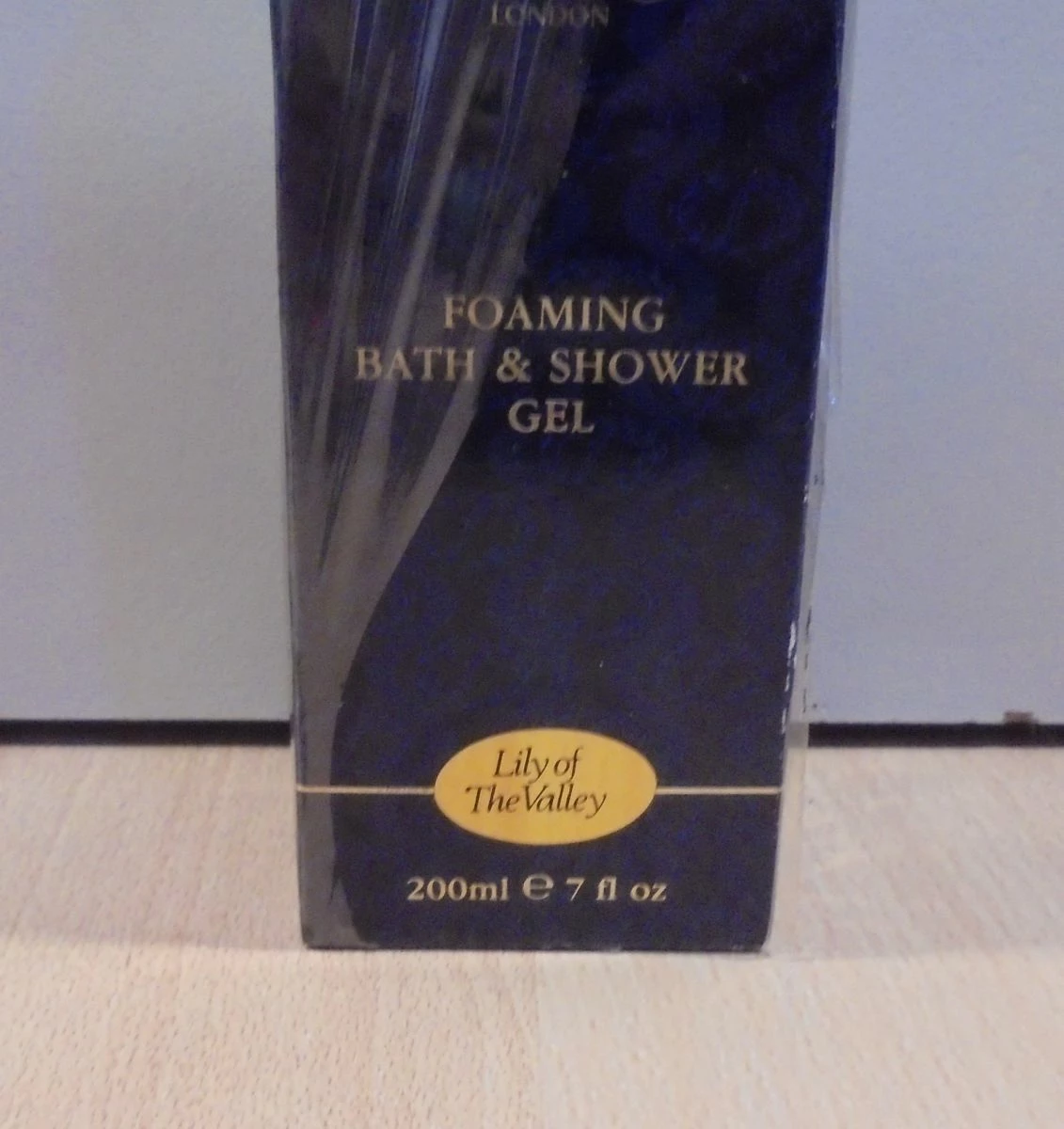 Vendora Floris Lily Of The Valley Foaming Bath & Shower Gel παλιό Αγγλικό αρωματικό αφρόλουτρο 200ml 4 Vendora Floris Lily Of The Valley Foaming Bath & Shower Gel παλιό Αγγλικό αρωματικό αφρόλουτρο 200ml - Image 2