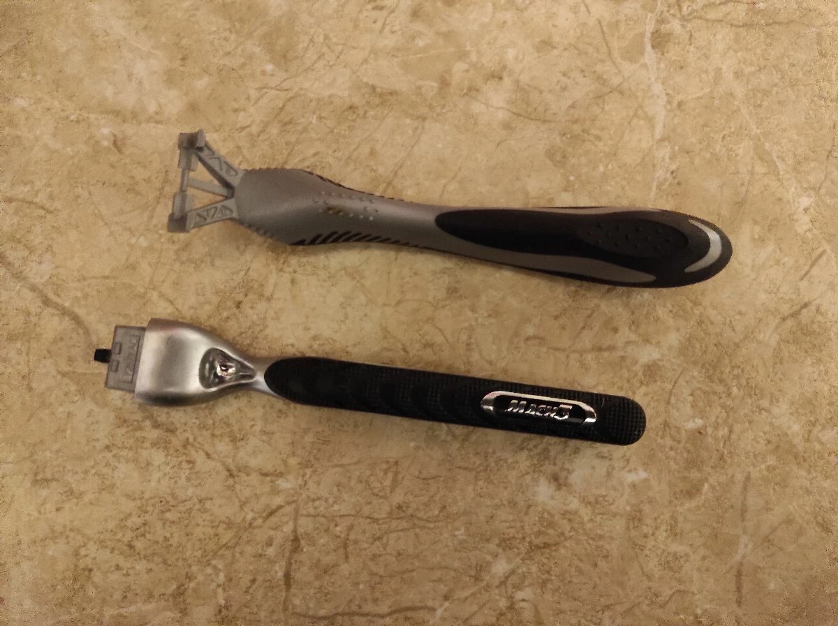 Vendora Ξυριστικη μηχανή Gillette Mach3& BIC 5 Vendora Ξυριστικη μηχανή Gillette Mach3& BIC - Image 3