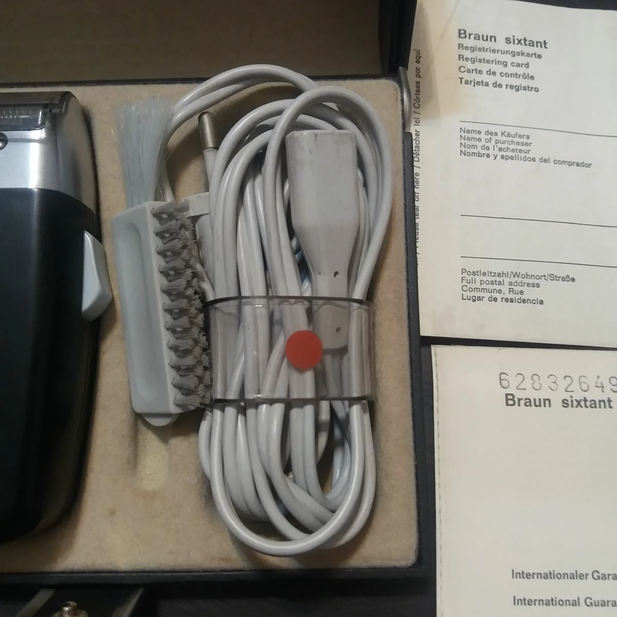 Vendora Vintage ξυριστική μηχανή BRAUN Made In Germany. Έτος κατασκευής 1961. Μαζί με τη θήκη. Λειτουργεί. 5 Vendora Vintage ξυριστική μηχανή BRAUN Made In Germany. Έτος κατασκευής 1961. Μαζί με τη θήκη. Λειτουργεί. - Image 3